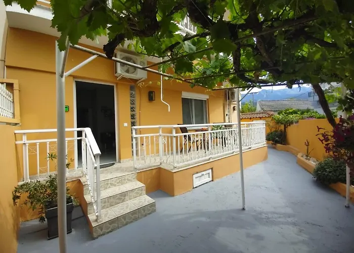 Maro's Family * Limenas (Thasos)